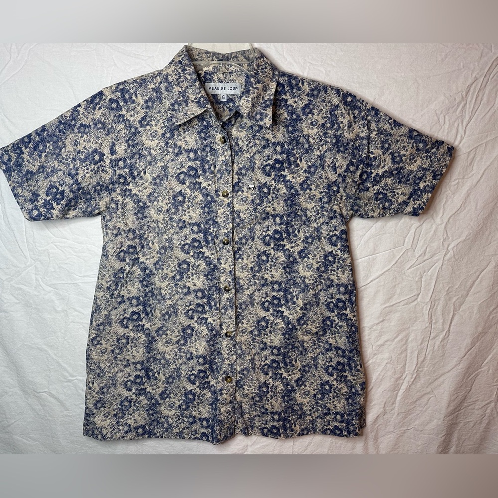 Peau de Loup Blue Floral Button Front Short Sleeve Shirt Size 6